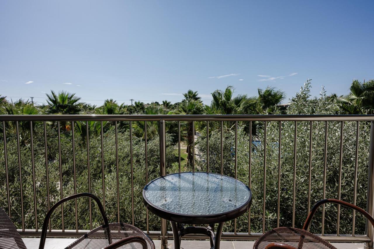 Caretta Island Hotell 4*